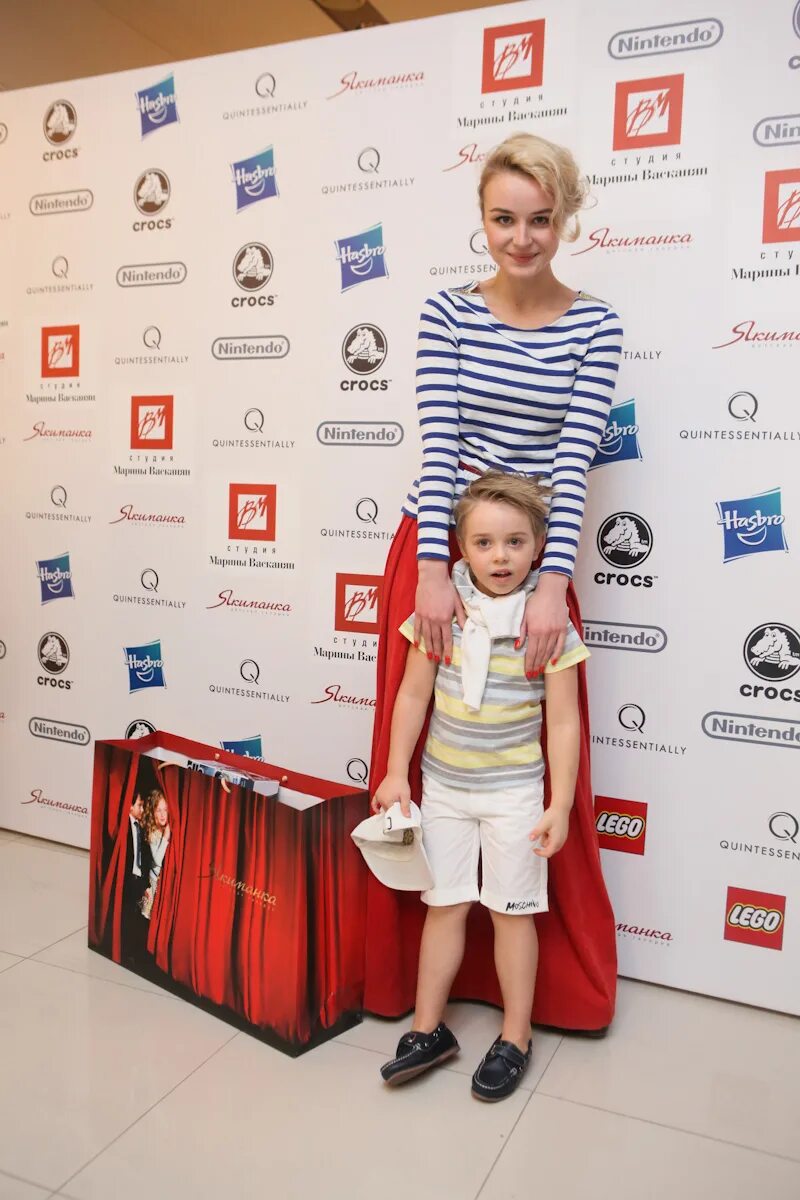 Полина гагарина мия исхакова. Дочь полины гагариной 2021. Полина гагарина и мия. Полина гагарина дочь мия. Полина гагарина и ее дочка.