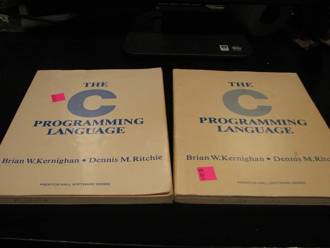 Язык программирования с книга. The c Programming language book. Язык программирования си книга. Брайан Керниган язык программирования с.