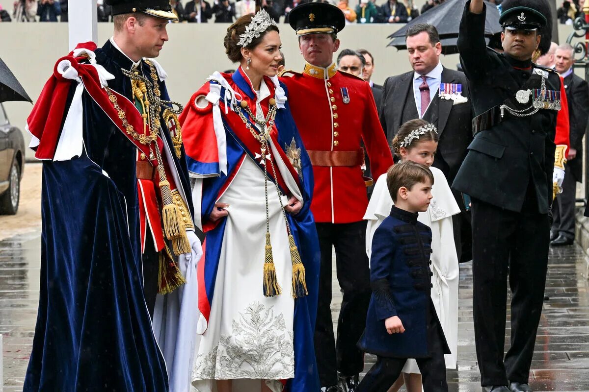 Принцесса уэльская новости на сегодня. Образ Кейт Миддлтон на коронации.
