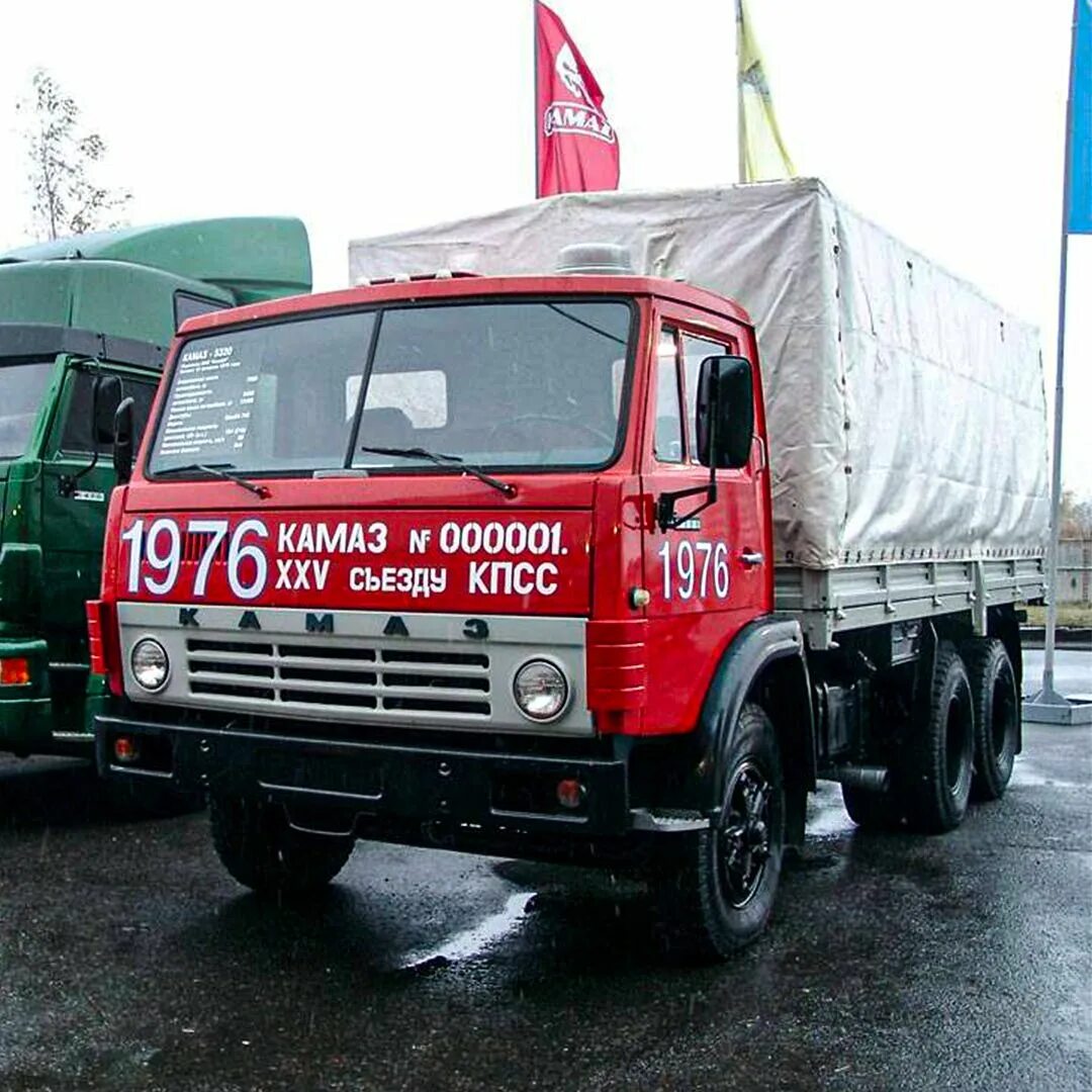 Автомобили камаз 1. КАМАЗ-5320 ЗИЛ 170. КАМАЗ 5320 первый КАМАЗ. КАМАЗ Советский 5320. КАМАЗ 5320 1976 года.