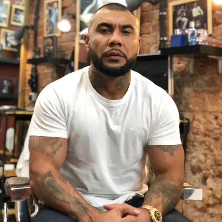 Мс певец и актриса