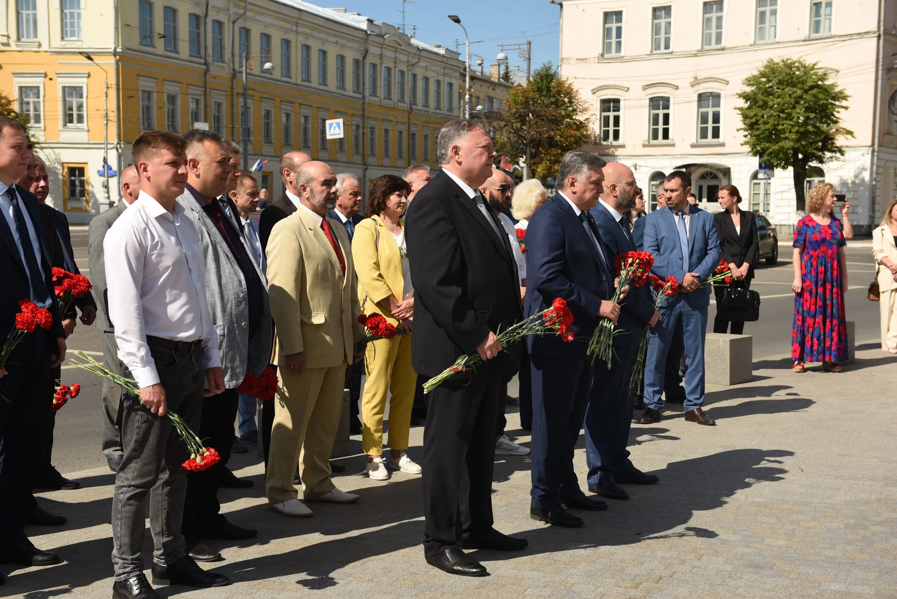 Сайт тверской городской администрации. День города Тверь 2022. Возложение цветов Тверь. Церемония возложения цветов. Город Тверь губернатор.