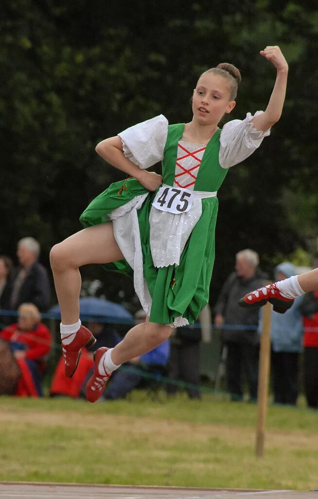 Джига джига танец. Ирландские танцы в дублине. Знаменитый ирландский танец джига. Танец джига ирландия. Ирландская джига.