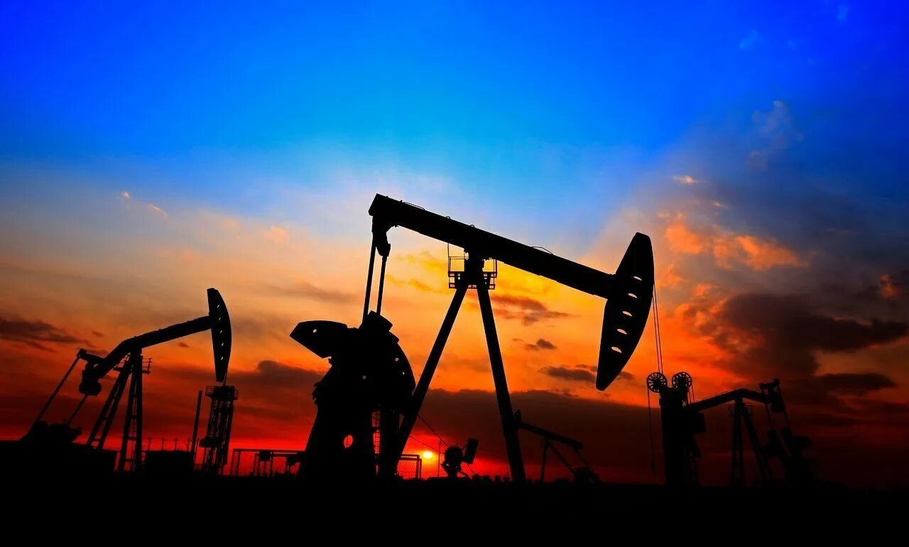 Нефть. Нефтедобыча. Нефть фото. Нефтедобывающая промышленность.