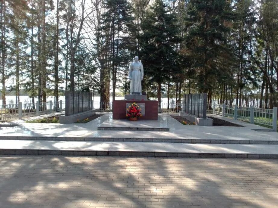 Памятники Удомельского района. Мемориал памяти павших воинов в ВОВ 1941-1945 Г. Заводоуковск. Памятник в Липной Горке. Липки Удомельский район.