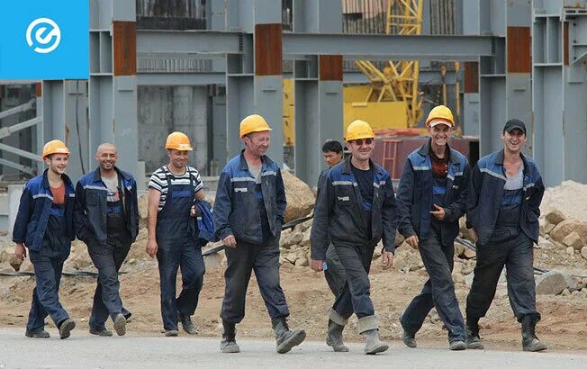 Рабочие на стройке. Работники на стройке. Работники на стройке. Строители отдыхают на стройке. Что заставило рабочих пойти на стройку.