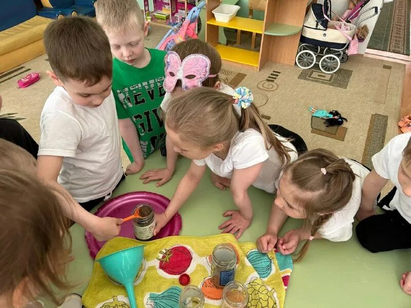 экспериментальное занятие старшая группа. экспериментальное занятие старшая группа. экспериментальная деятельность дошкольников в детском саду. экспериментирование 2 младшая группа с красками. экспериментирование со снегом и льдом в средней группе.