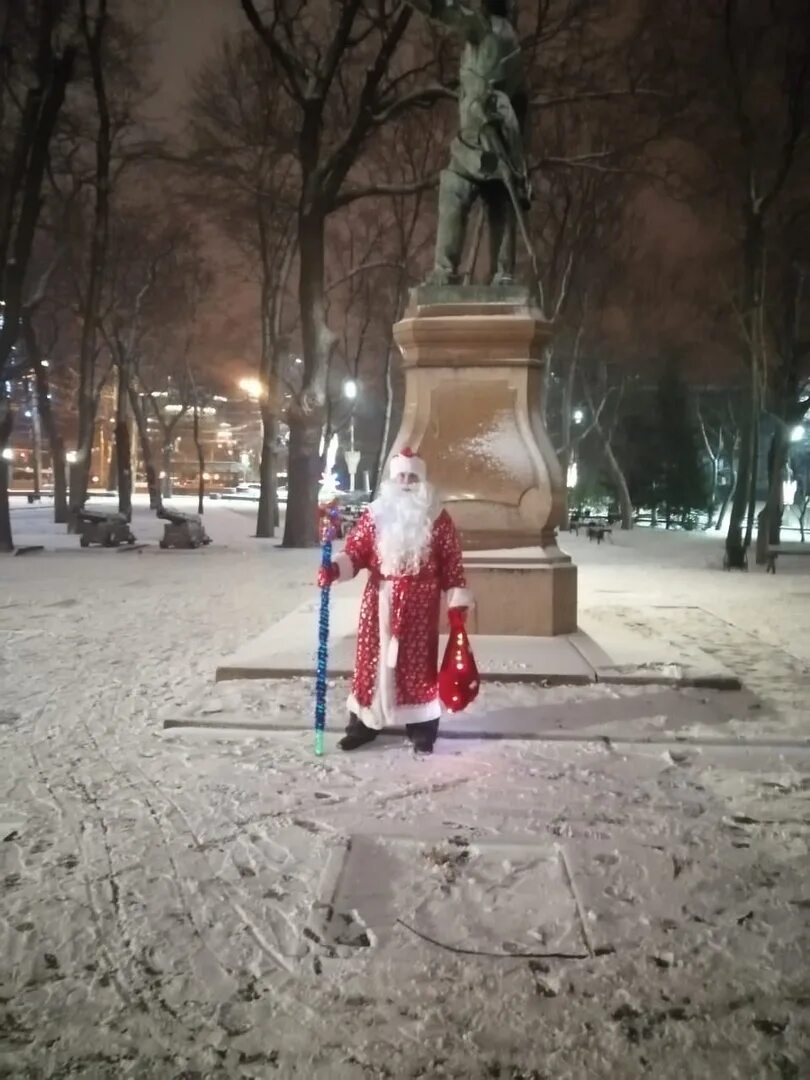 Воронеж 30 декабря. Дед Мороз Воронеж. Дед Мороза реальной жизни в Воронеже. Мороз, Воронеж, улица Ростовская.. Служба Деда Мороза Воронеж ул Грамши.