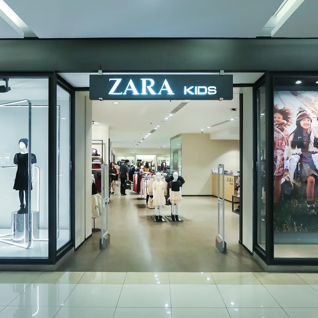 Мааг авиапарк. Zara kids бутик. Витрина zara европолис. Zara магазин детской одежды. Zara афимолл.
