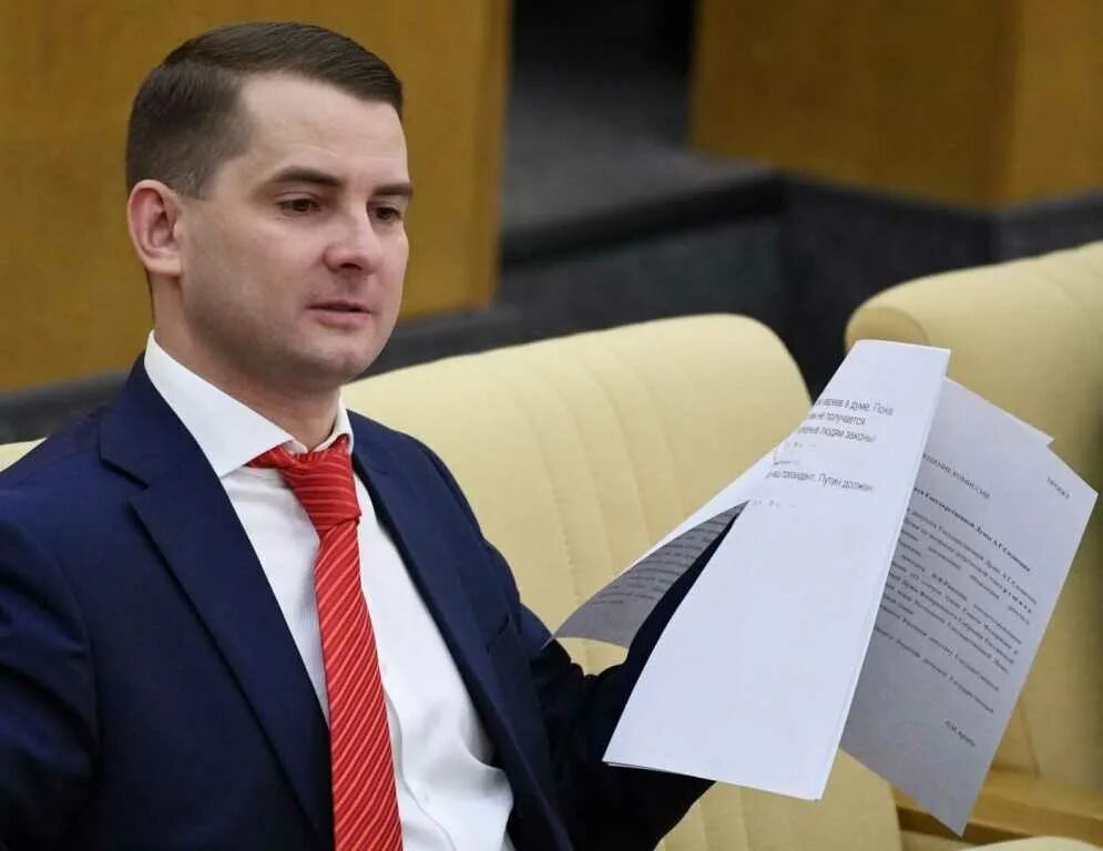Депутаты госдумы фото. Депутаты на совещании спят. Депутаты в думе. Рабочий депутат госдумы. Спящие депутаты.