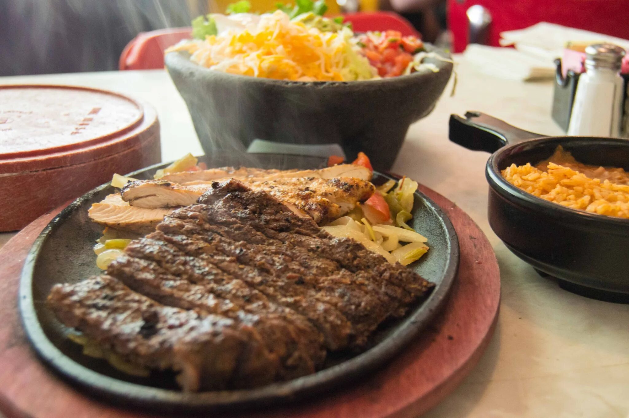 Где поесть 6. Еда в Техасе. Традиционная еда Техаса. Конкрит город в США еда. Кухня штата Техас.