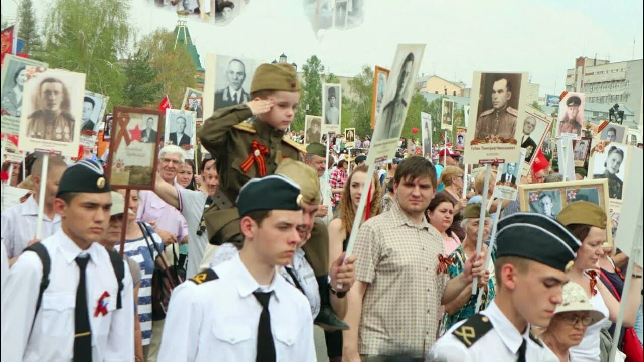 Бессмертный полк на улицах страны вновь. Бессмертный полк Заводоуковск. Бессмертный полк Горшечное. Бессмертный полк Солнечногорск 2021. Бессмертный полк Великий Устюг.