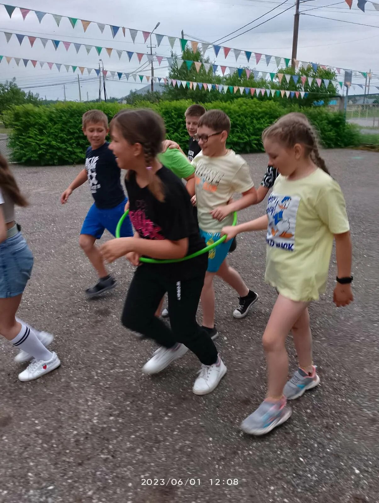 проводим каникулы с пользой. стихи нескучные каникулы в вилеко. школа интересных каникул. школьники летом. каникулы с пользой.