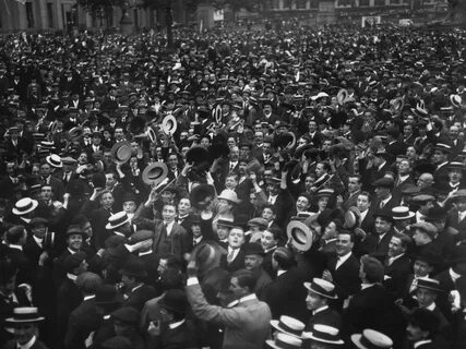 Crowd many