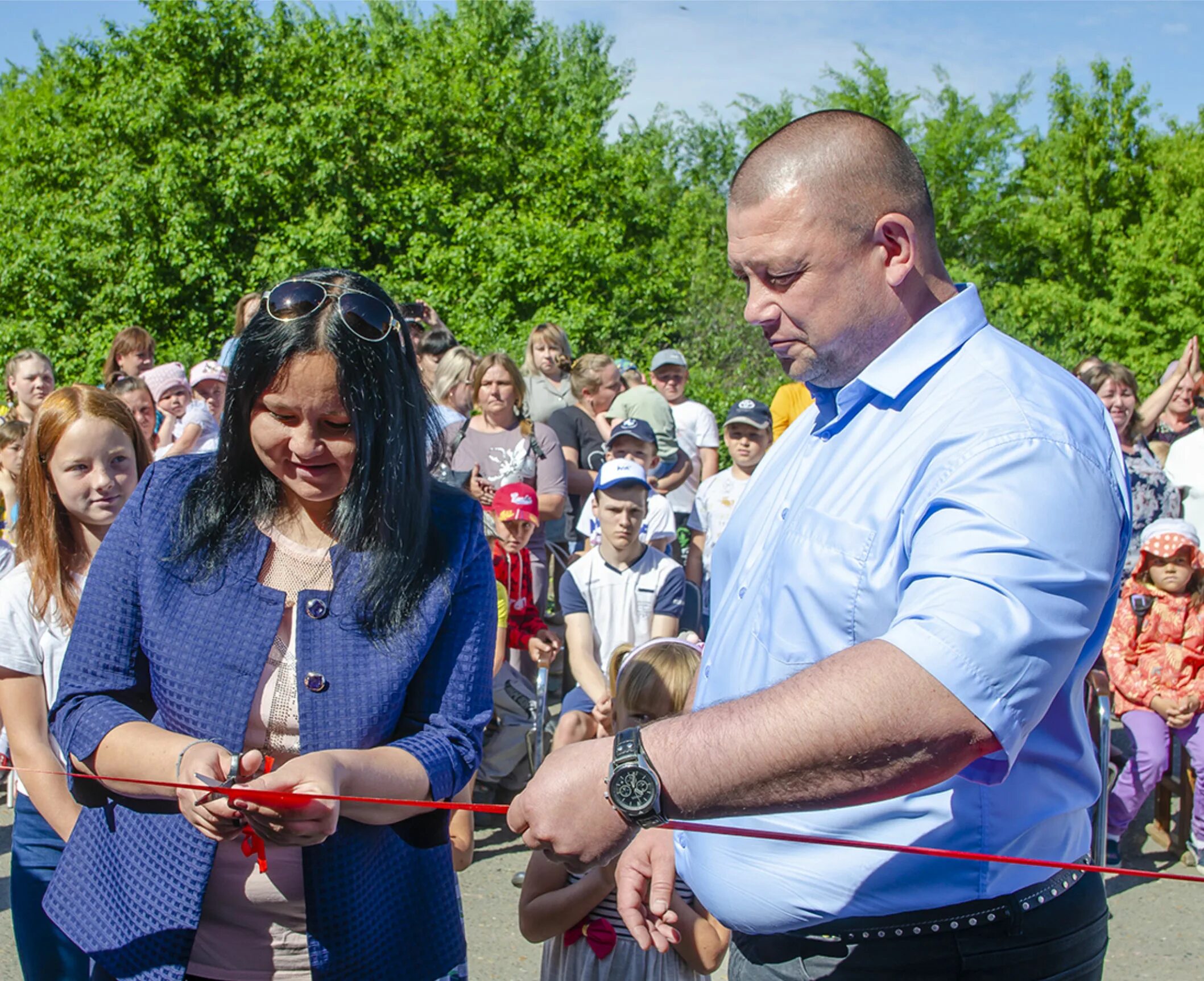 Каменские новости сегодня. Семейная диспетчерская. Открытие службы семьи. Каменские Известия. Каменская семья в 2017 году в Металлурге.