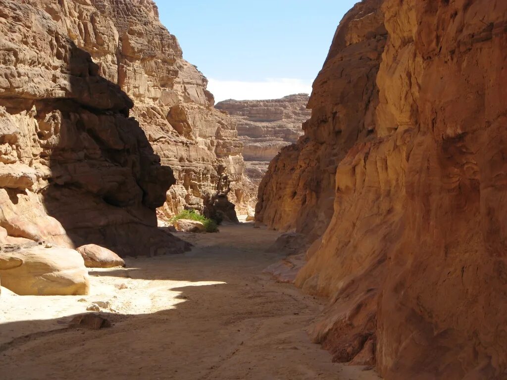 Каньон Салама Египет. Каньон Нувейба. Нувейба Египет каньон. Цветной каньон Дахаб. Каньон шарм эль шейх