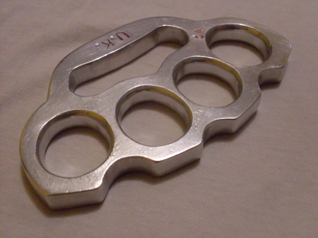 Knuckle duster