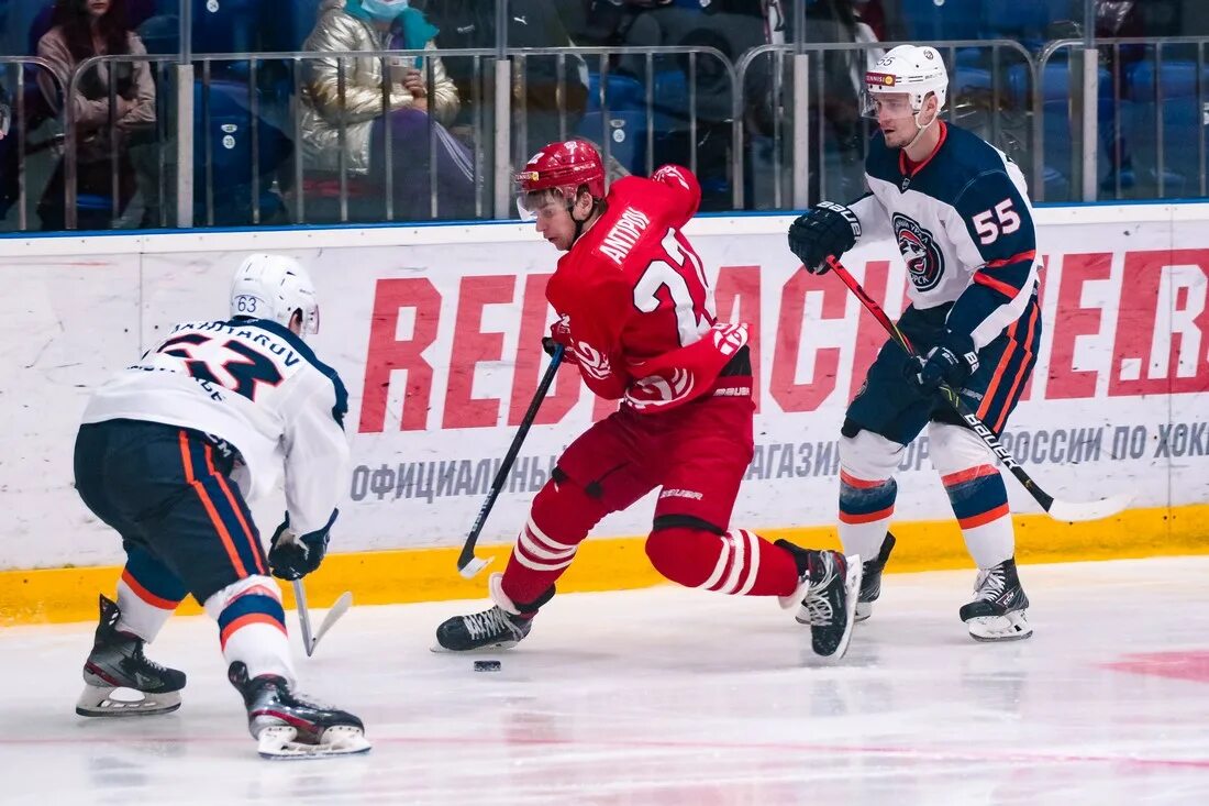 поселок южный урал оренбург. южный урал хоккейный клуб. торос южный урал превью. горячие новости южного урала. южный урал орск 2003 года.