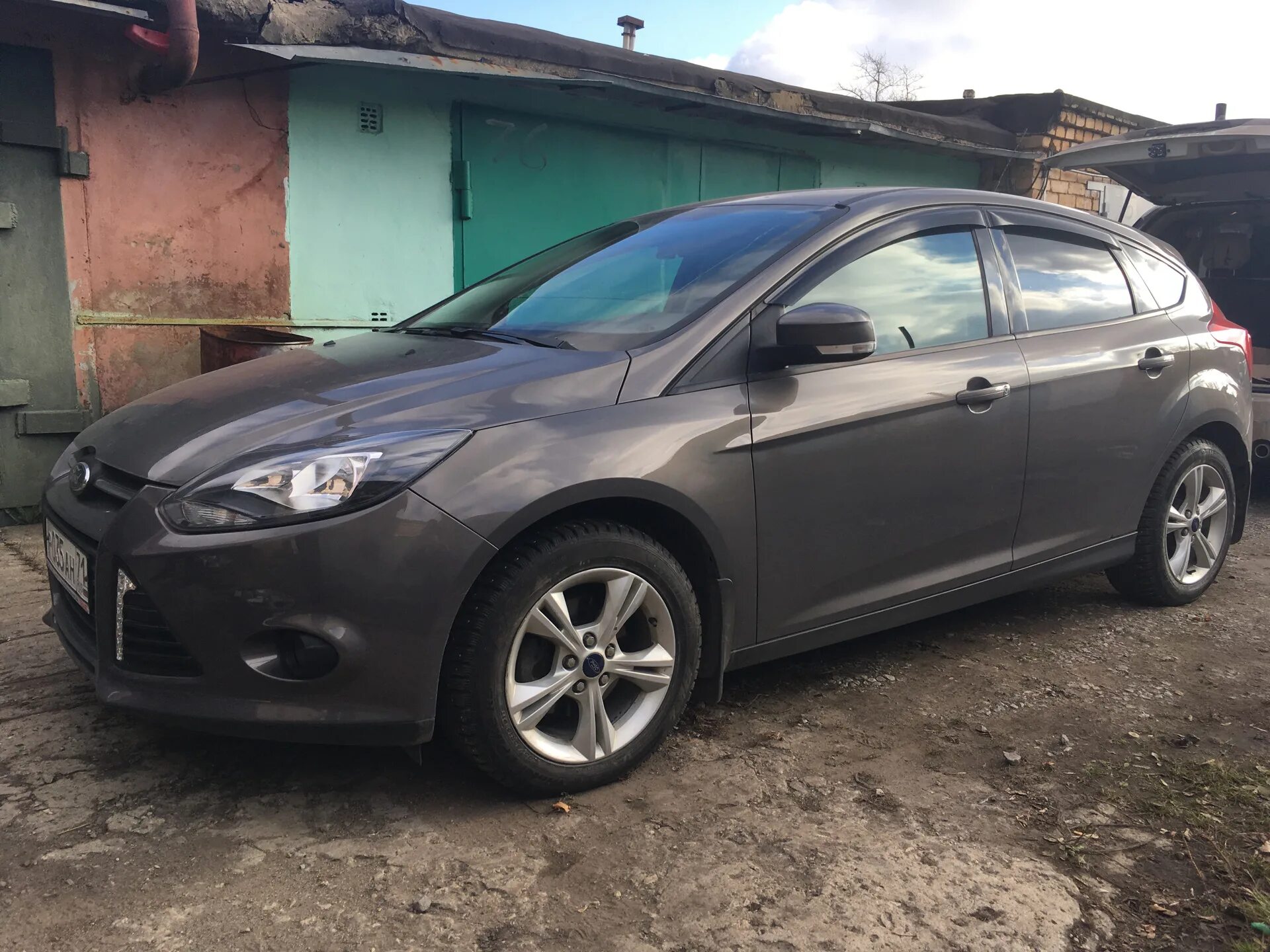 Lunar sky. Focus 3 Lunar Sky. Ford Focus Lunar Sky. Форд фокус 3 цвет Lunar Sky. Ford Focus 3 цвет Brisbane Brown.