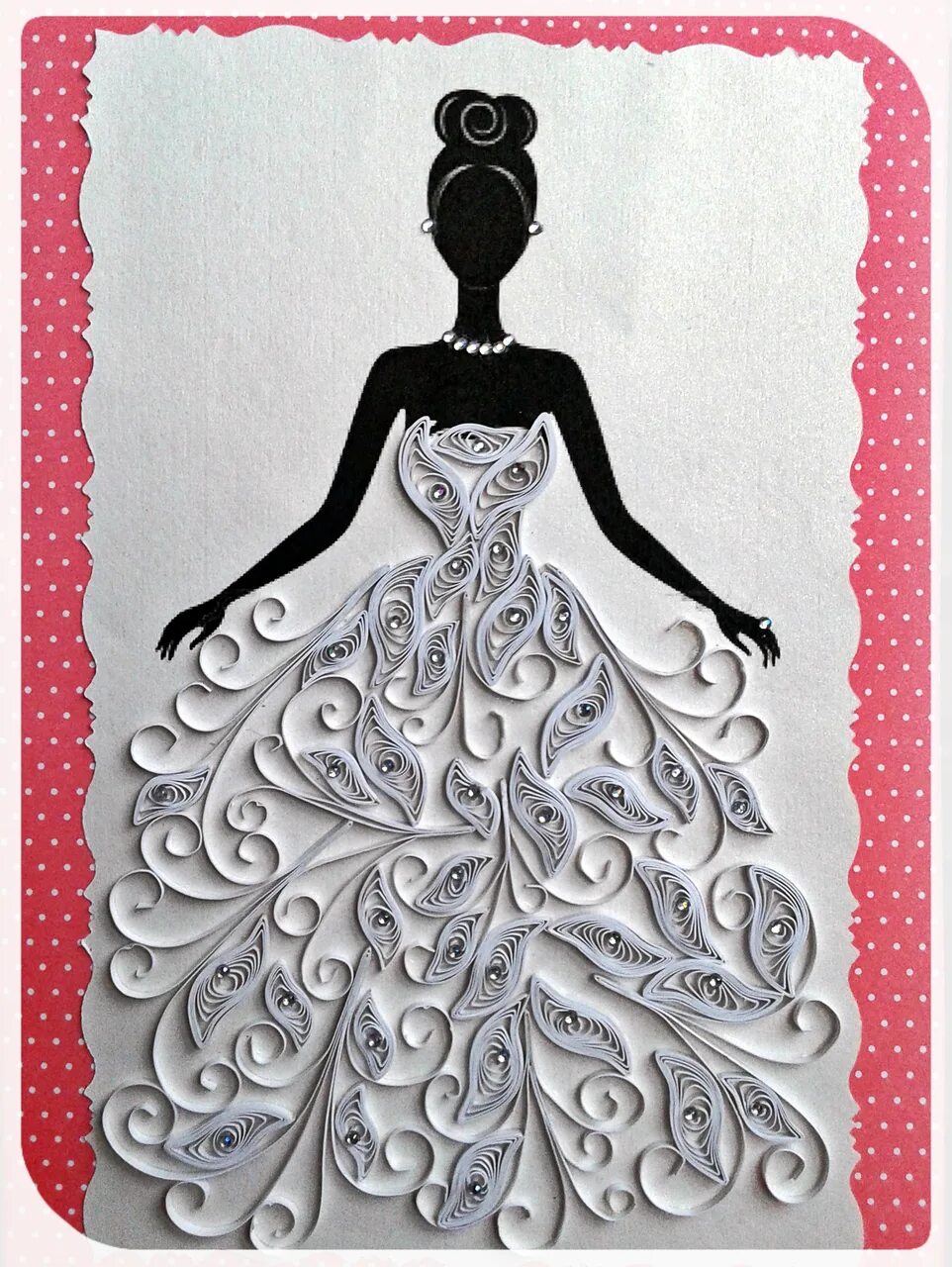 Идеи для творчества аппликации. Аппликация девушка в платье. Квиллинг девушка с цветами. Женщина из бумаги своими руками. Поделка девушка в платье из цветов.