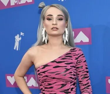 Порно ұйықтап жатқанда қызы әкесін сорып алған