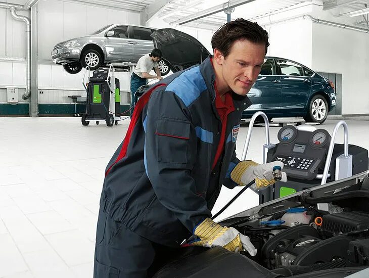 Бош автосервис слесарь. Bosch сервис ремонт. Сервис центр бош. Bosch сервис ремонт. Заправка кондиционера в автомобиле.