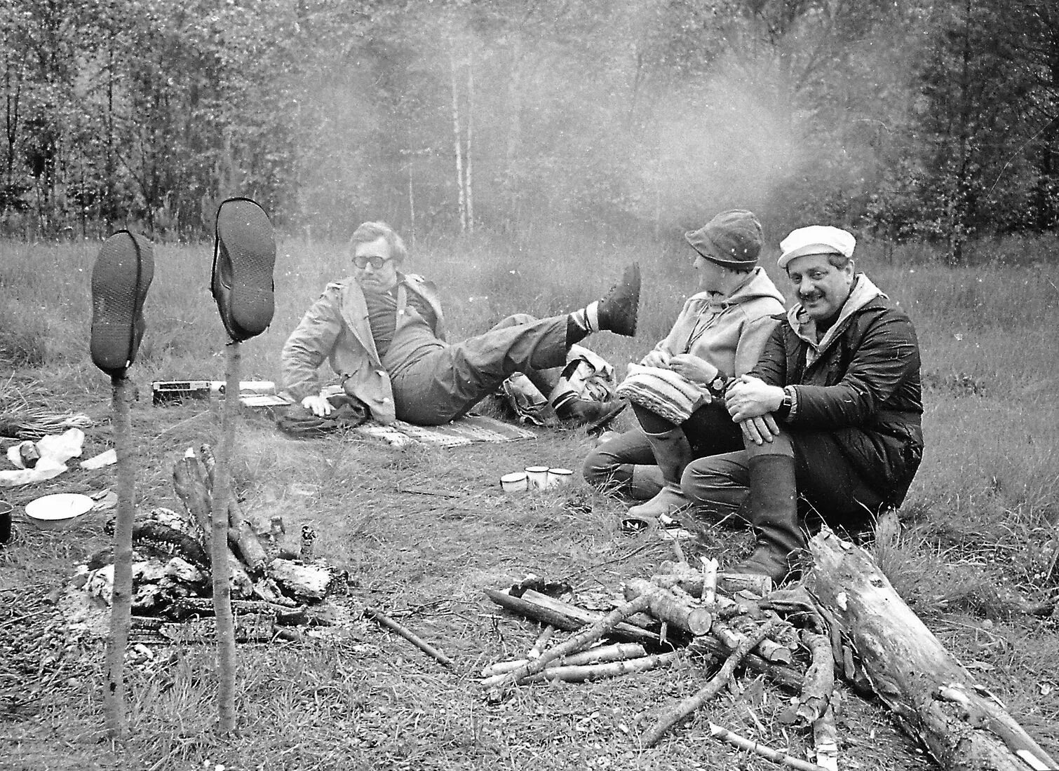 Пикник колдыри. Советский пикник. Советские пикники на природе. Советский пикник в лесу. Пикник старые фотографии.