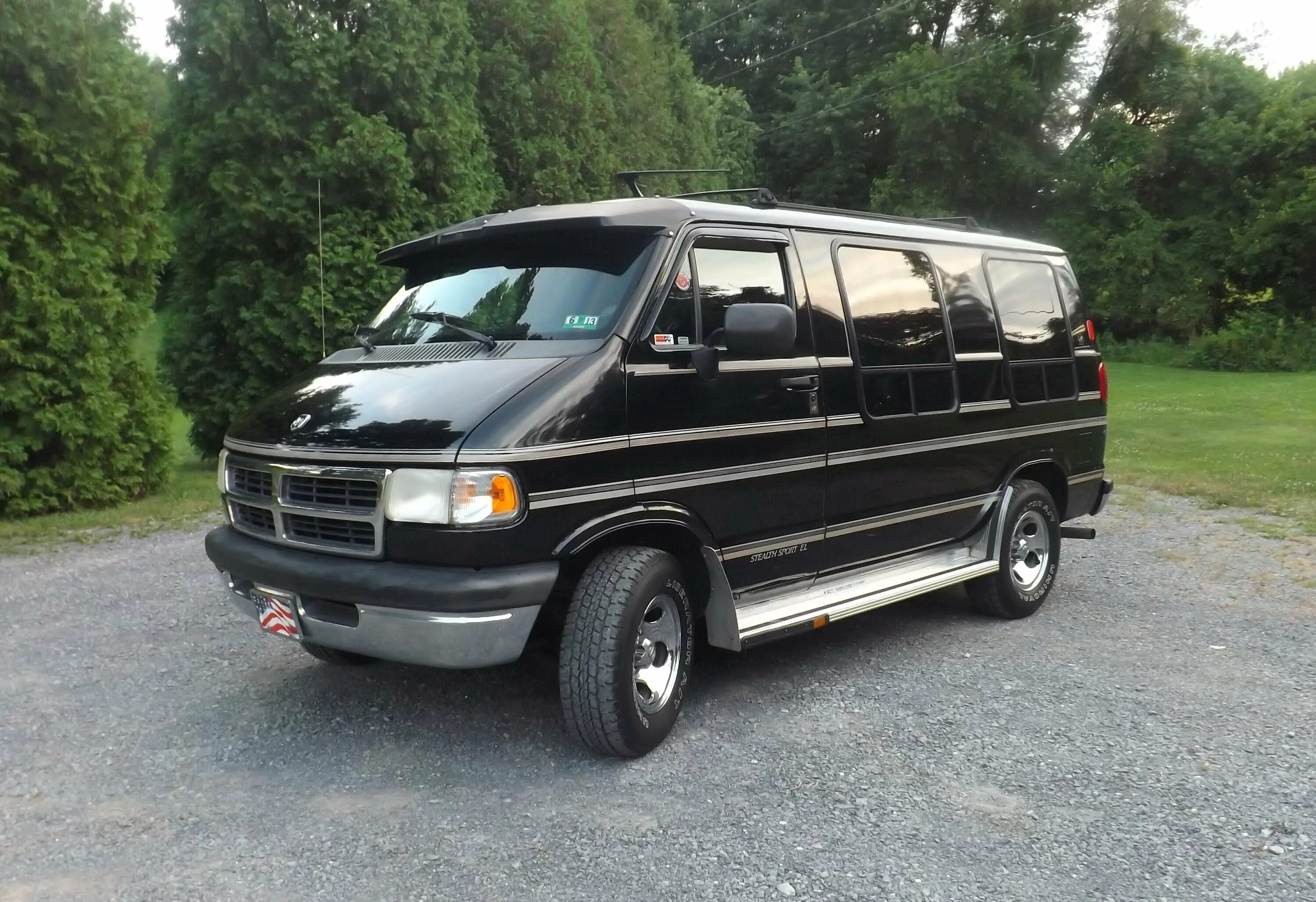 Додж микроавтобус. Dodge ram van 2500. фургон dodge ram van. dodge ram van 4x4. микроавтобус dodge ram van.