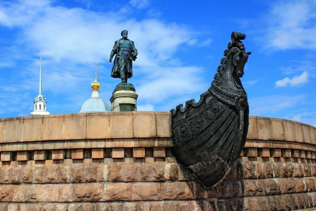 Памятник Афанасию Никитину в Твери. Памятник Афанасию Никитину достопримечательности Твери. Памятник Афанасию Никтину Тверл. Чем известна тверь