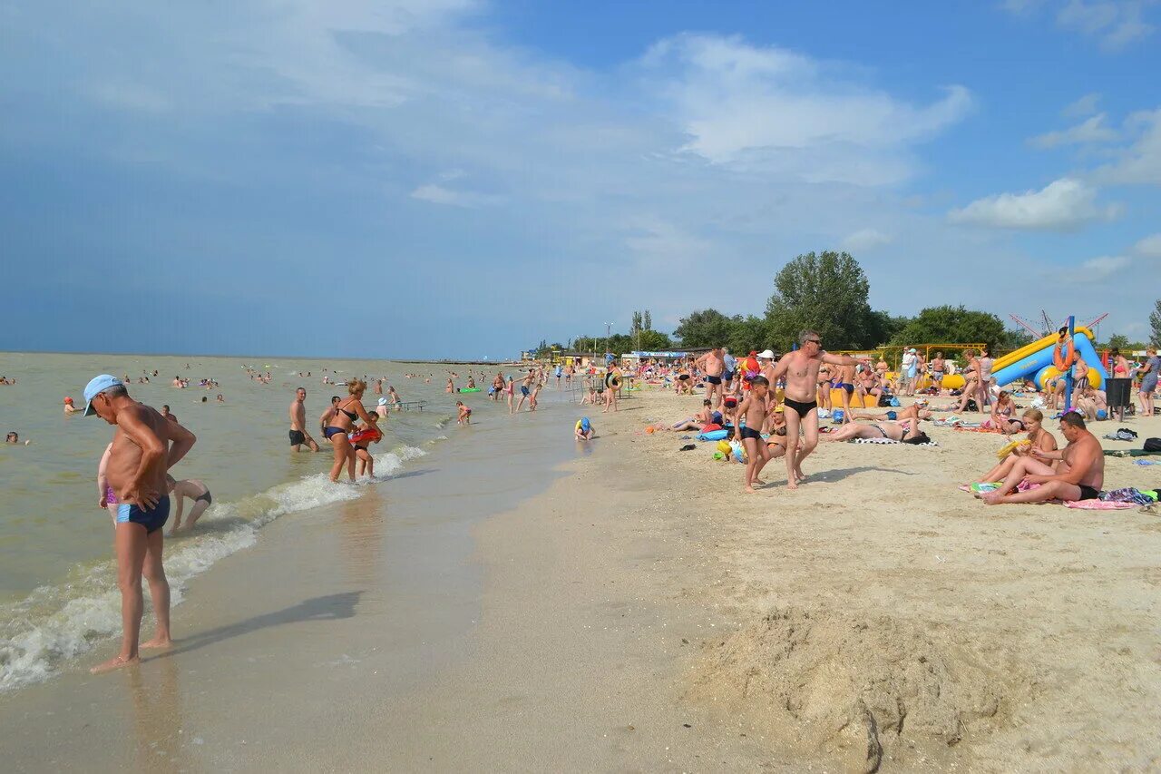 Ейск в июне. Ейск центральный пляж. азовское море ейский центральный пляж. ейск азовское море центральный пляж. голубицкая пляжи 2025.