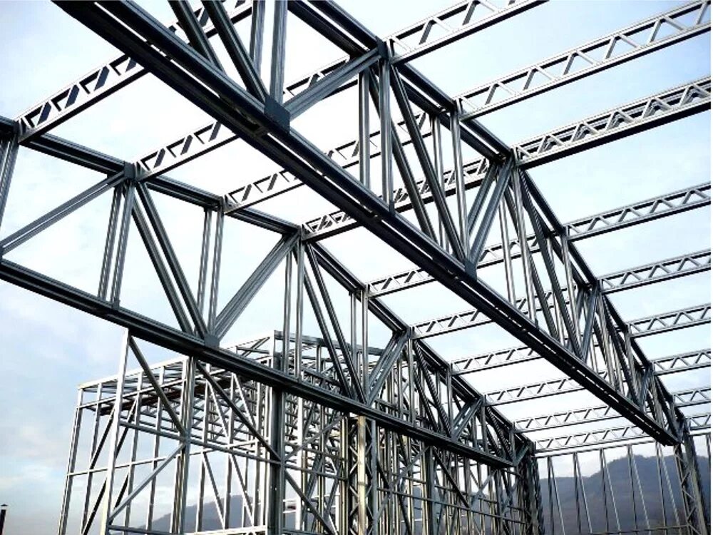 Строительные металлические конструкции. Металлоконструкции. Металические конструкции. Швеллер 30ш. Прозрачная крыша с металлической фермой.
