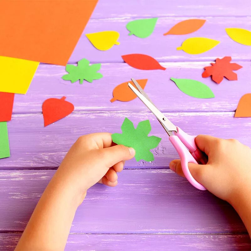 возьмите вырезанный из бумаги. пиппа дирлага pippa dyrlaga. аккуратно вырезанная бумага. силуэтное вырезание из бумаги. художественная вырезка из бумаги.