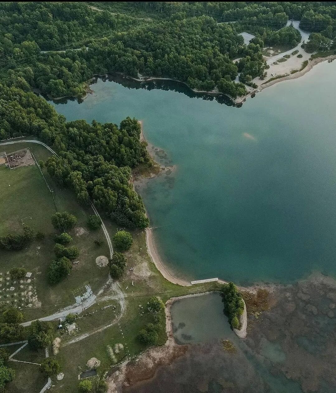 Горбушинское водохранилище в Дальнегорске. Дальнегорск дамба Горьковская. Нежданкинское водохранилище Дальнегорск. Горбушинское водохранилище Дальнегорск дамба.