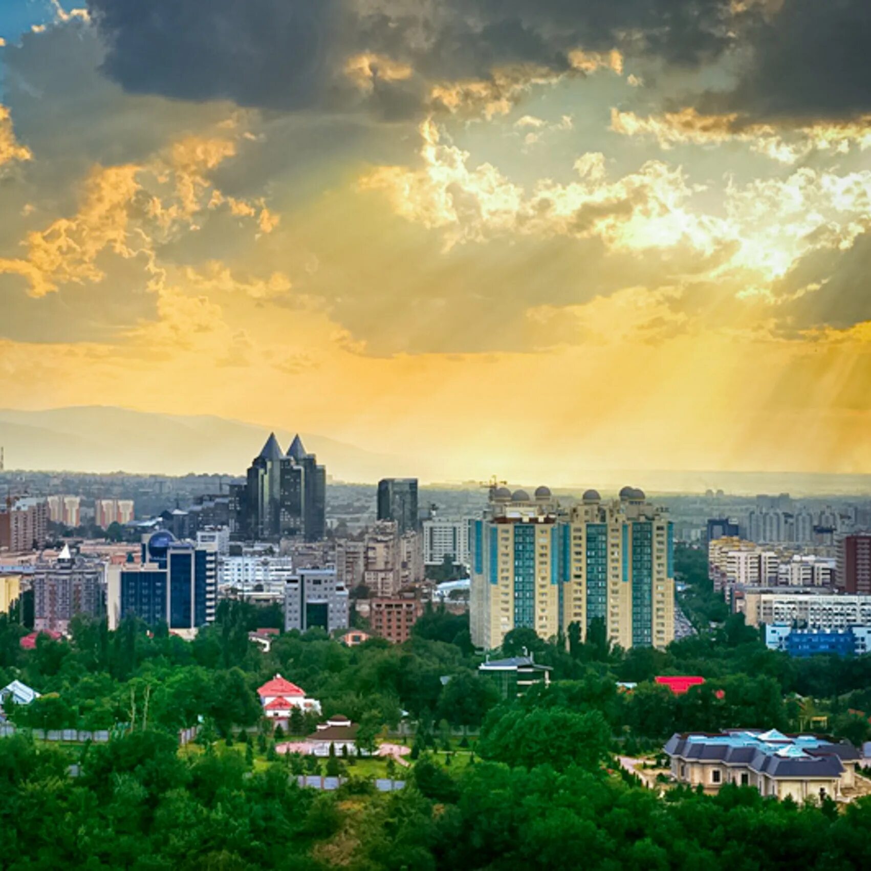 Город алма-ата казахстан. Площадь республики (алма-ата). Ущелье горельник алматы. Алма-ата горы алатау. Казахстан столица алматы.