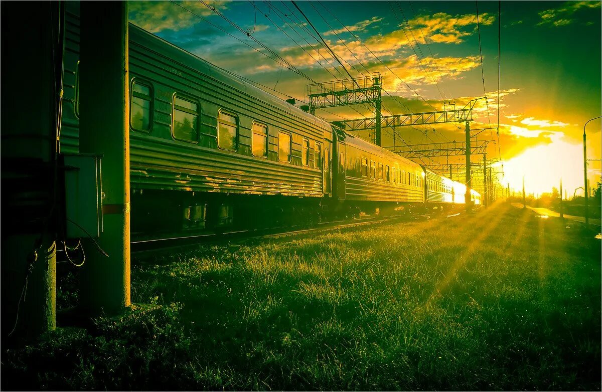 ночной поезд. пустые города пустые поезда. поезд обои. города поезда песня. ржд клипы поезда.