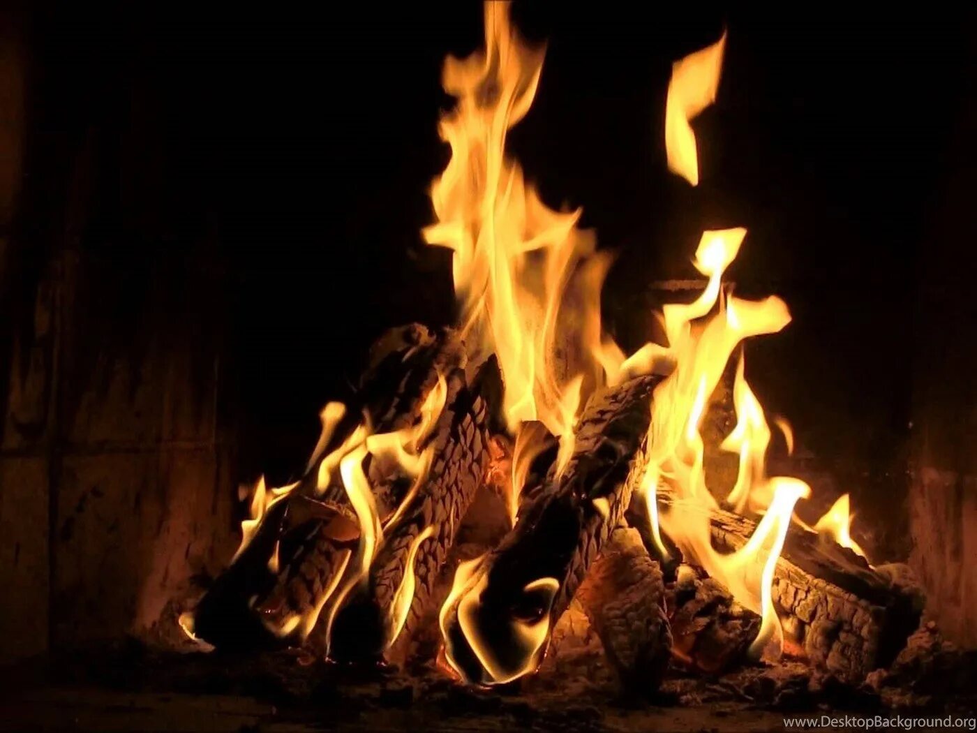 огонь в камине. огонь в камине. камин обои. камин обои на рабочий стол живые огонь. горящий камин на рабочий стол анимация.