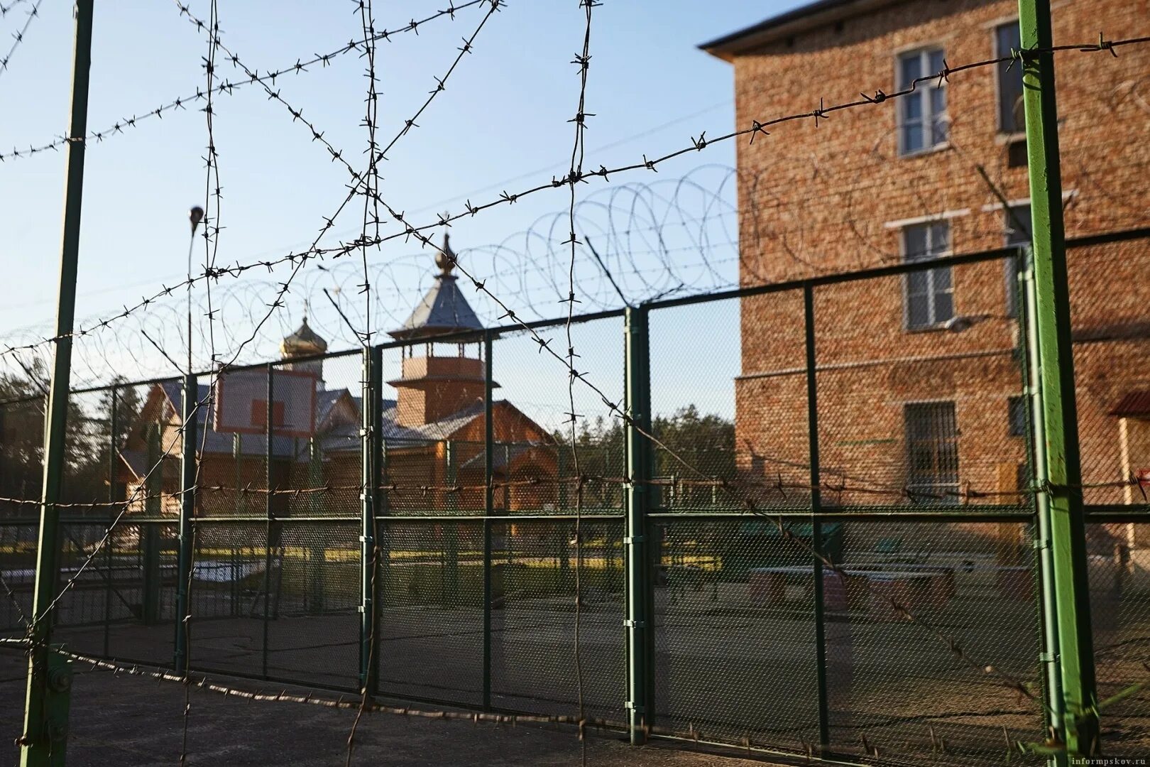 Исправительная колония общего. Усть-лабинск тюрьма колония строгого режима. колпинская колония строгого режима. колония строгого режима в псковской области. колония строговоирежимаи.