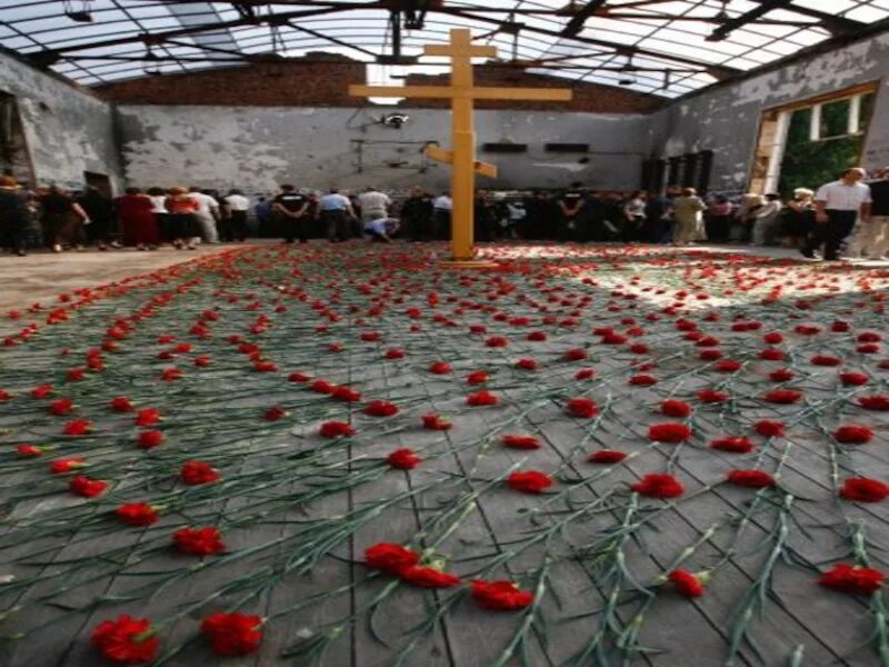 Погода в беслане по часам. Беслан музей памяти. Террористический акт в Беслане.