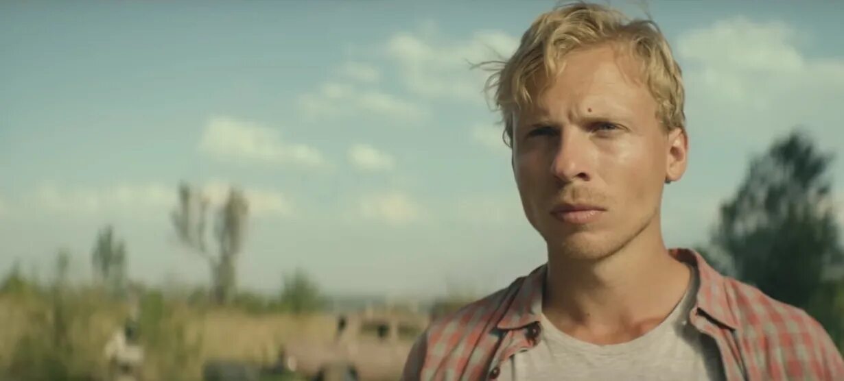 трейлер в поле. лесовоз для фс 19. поле трейлер.