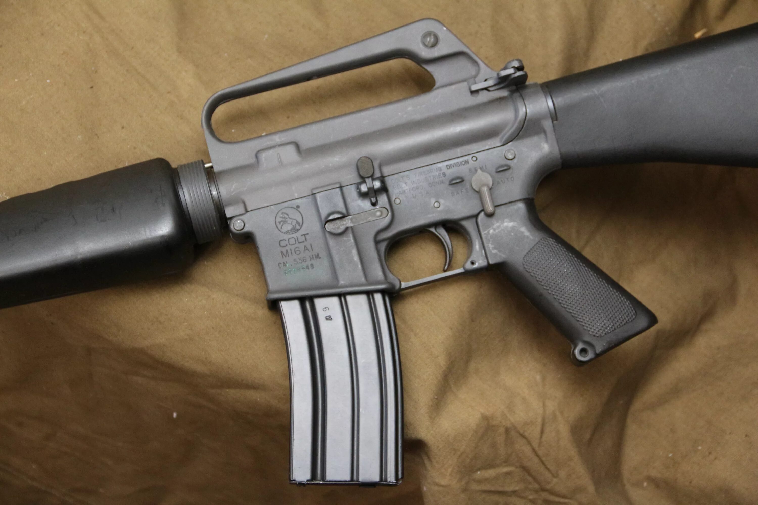 Винтовка m16a1 Colt. Винтовка м16. M16 винтовка. Винтовка Colt m16.