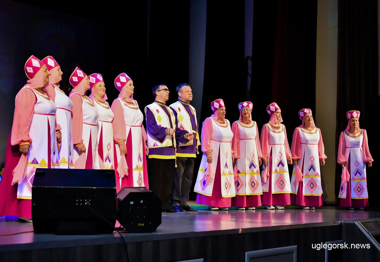 Сахалинская область город углегорск рдк октябрь. Музыкальная школа углегорск. Рдк октябрь. Музыкальная школа г. Углегорск районный дом культуры 2016.