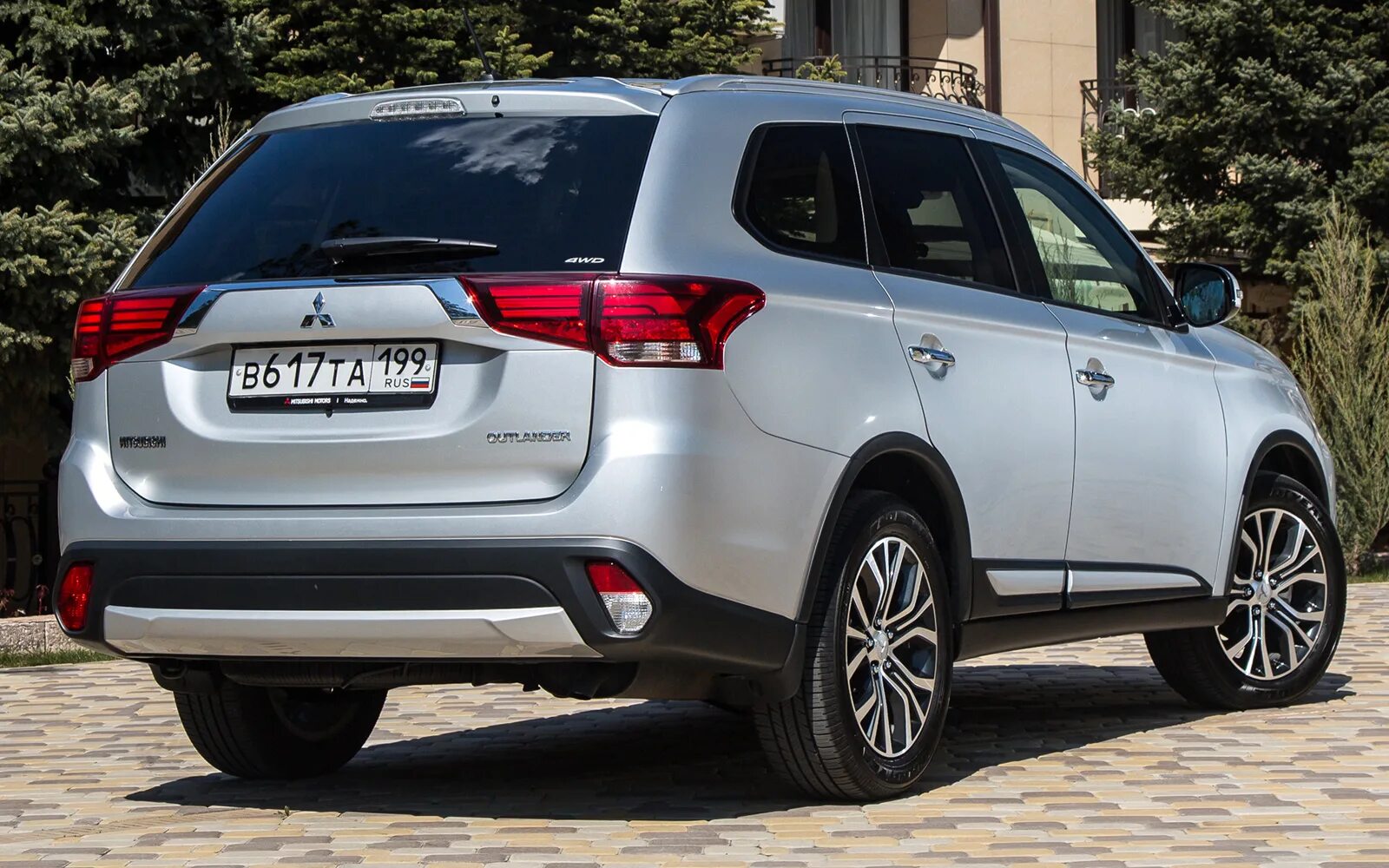 Mitsubishi Outlander 3. Аутлендер 3 2016. Outlander 3 Рестайлинг. Митсубиси аутлендер 3 2016