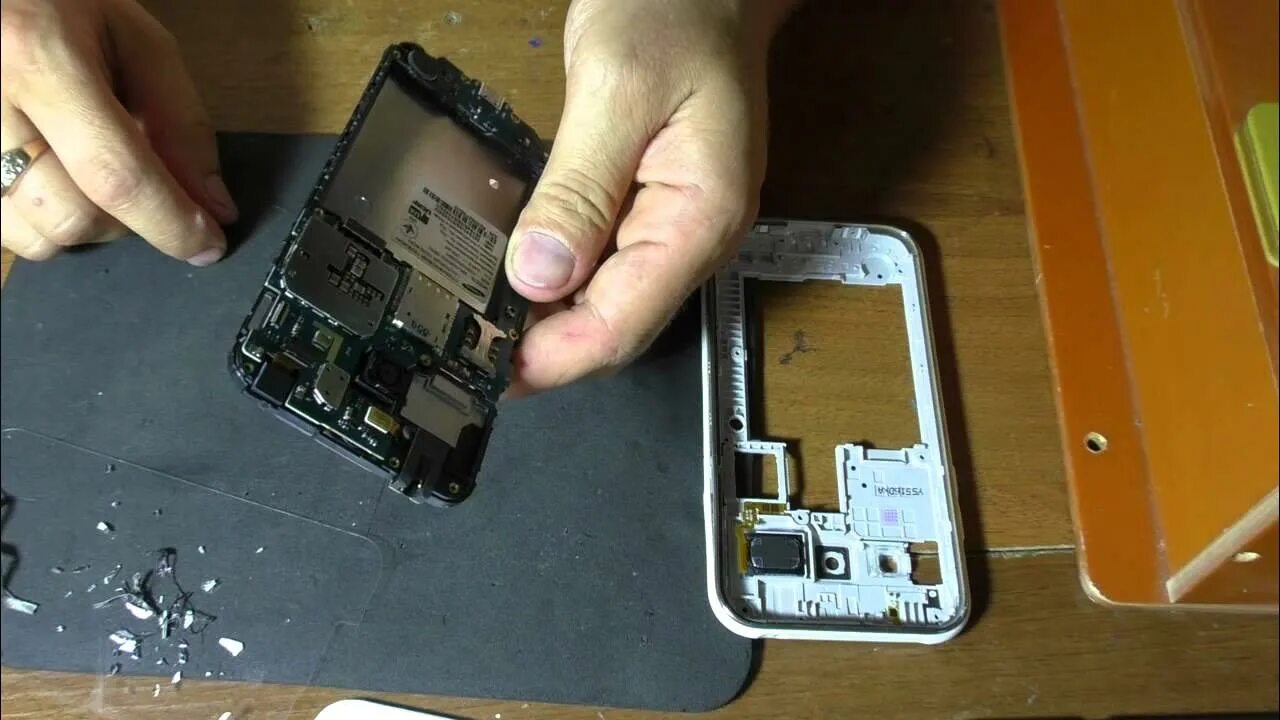 Разборка смартфона самсунг. Как разобрать телефон самсунг дуос. Samsung galaxy prime g531h. Samsung galaxy s4 mini разборка. Samsung gt 6112.