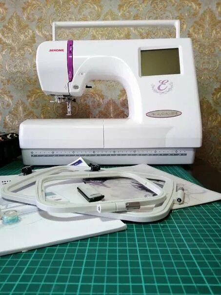 Janome 350e. Janome memory craft 350e. Tikayotgan tikuv mashinasi. Вышивальная машина janome 350е. Вышивальная машина janome memory craft 350e.
