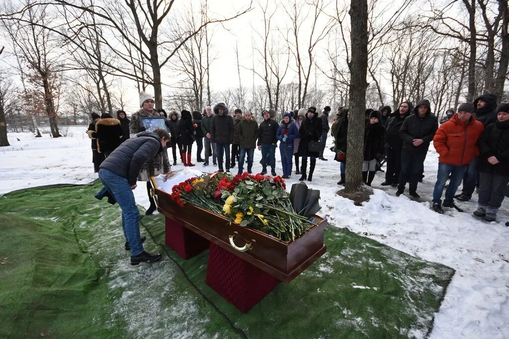 Похороны ваксмана ярославль. Похороны Михаила Горшенева. Прощание с Михаилом Горшеневым. Похороны диджея Михаила Сергеева. Церемония прощания с Михаилом Горшенёвым.