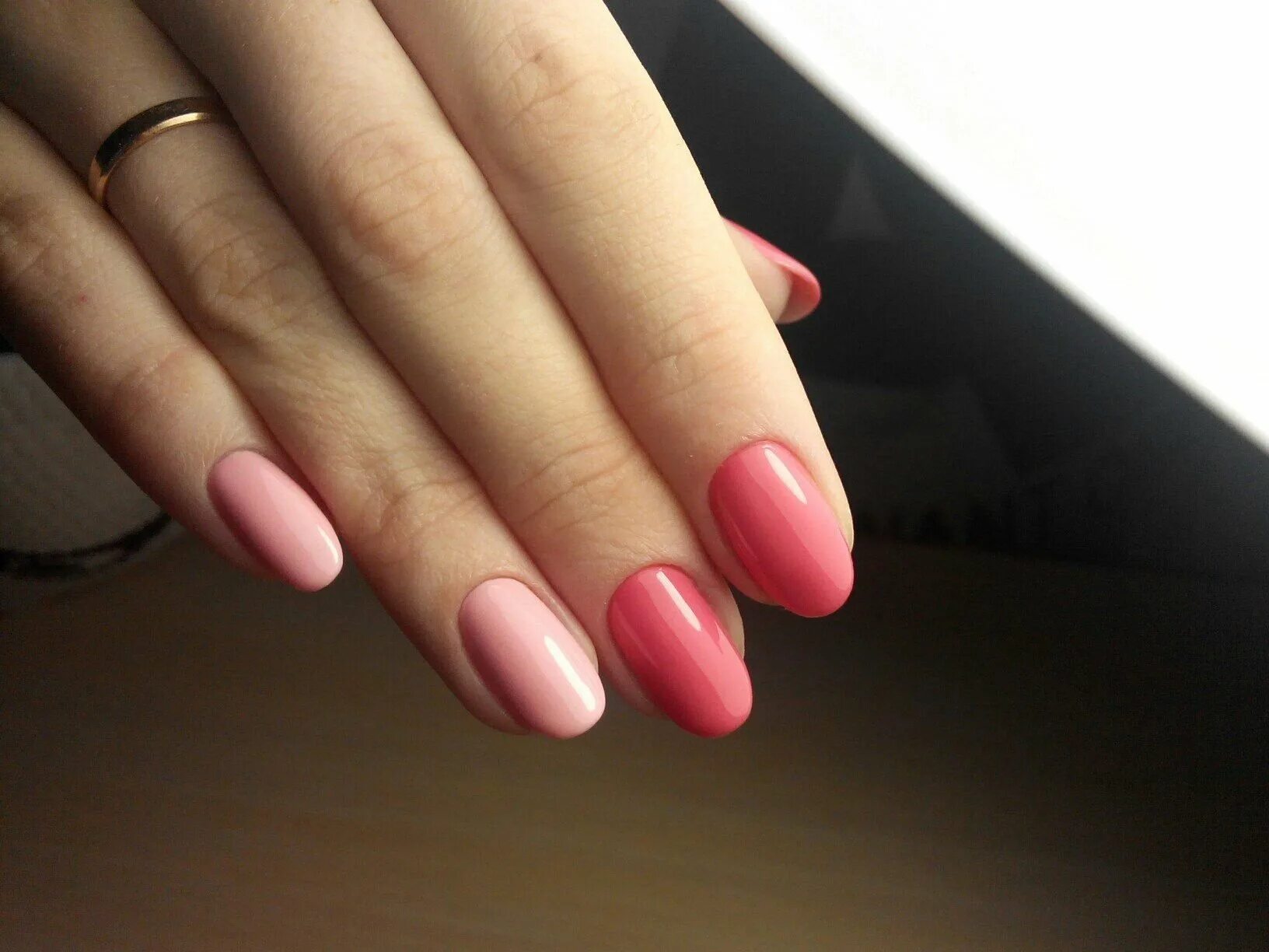 маникюр для женщин после 50. ногти после 40 лет. маникюр скромный и красивый. маникюр для женщин после 50. ногти для женщин 40 лет.