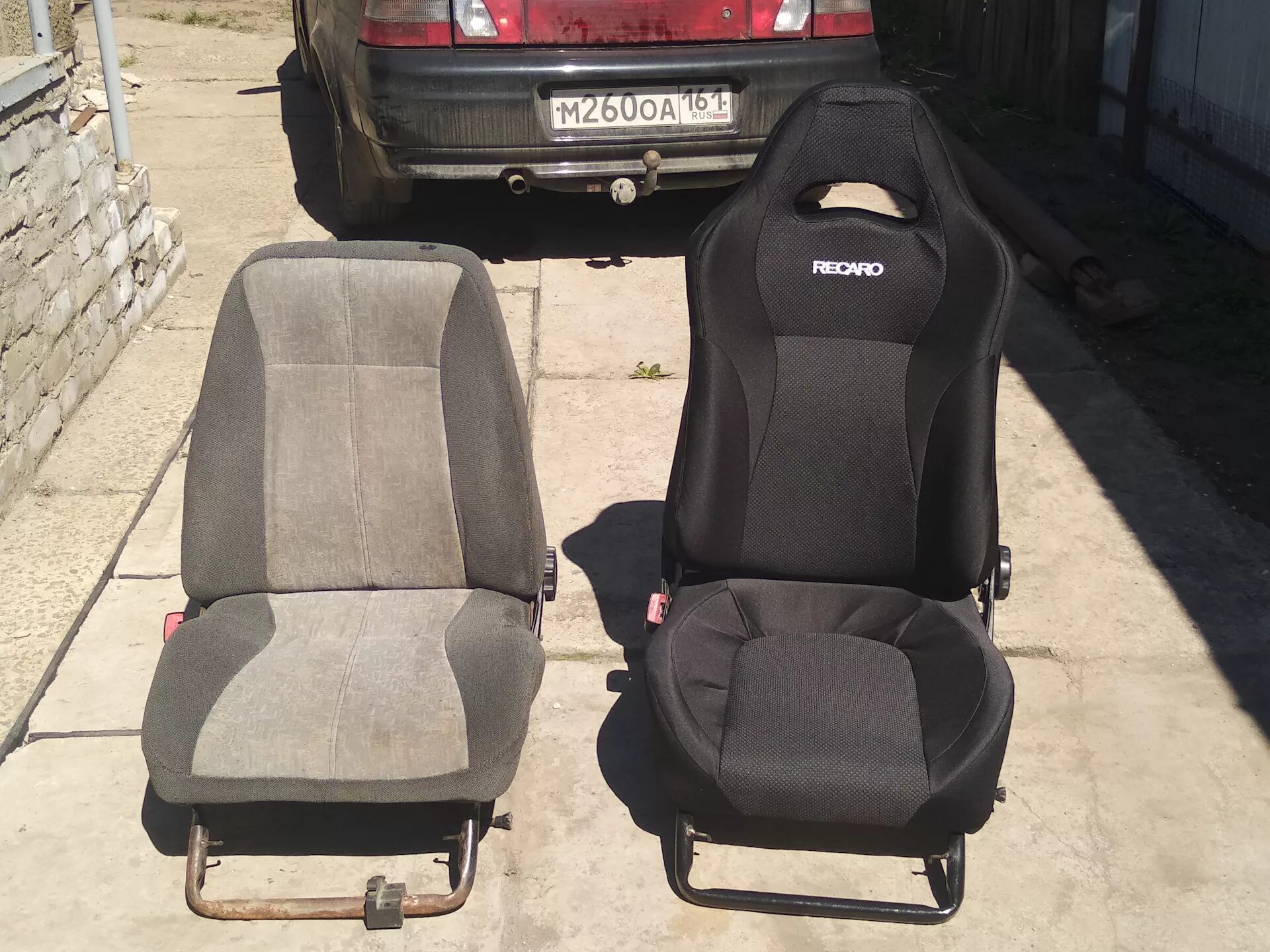 Авито сидушки. Recaro сиденья ВАЗ 2112. Сиденья рекаро на ВАЗ 2112. Передние сиденья ВАЗ 2112. ВАЗ 2112 Recaro.