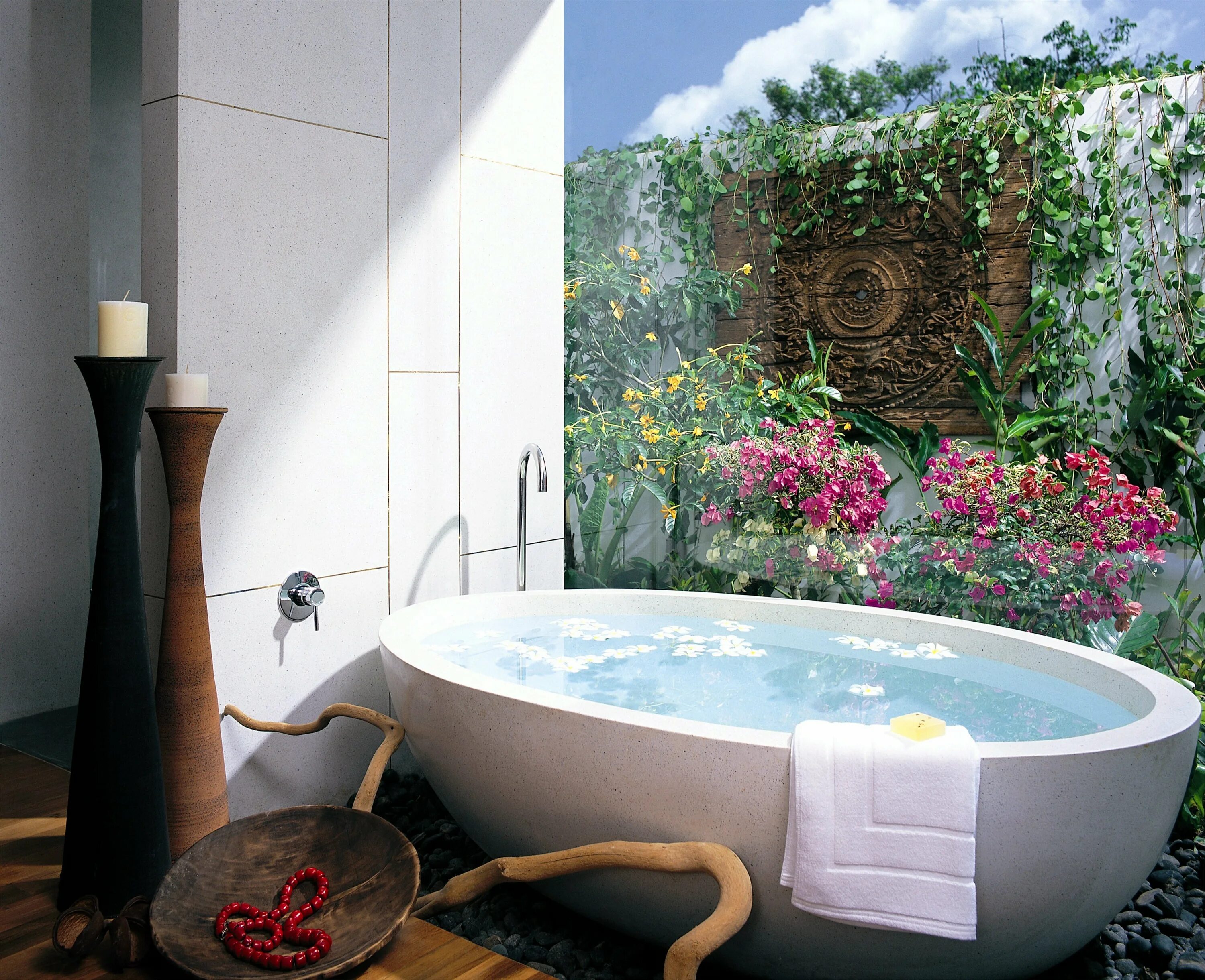 Фотоплитка для ванной. Ванная комната с растениями. Необычный интерьер ванной. Необычные Ванные комнаты.
