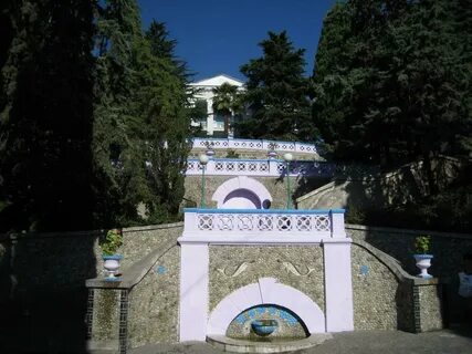 Уголок алушта