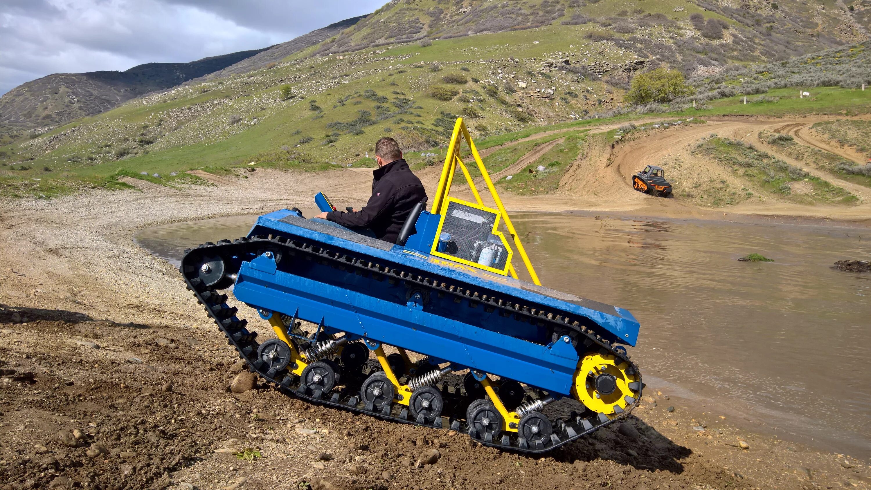 Вездеход трекс. Crawler Creeper source Manufacturer all Terrain tracked vehicle. Imported Wheeled all-Terrain vehicle. Personal tracked vehicle. Tracked vehicle